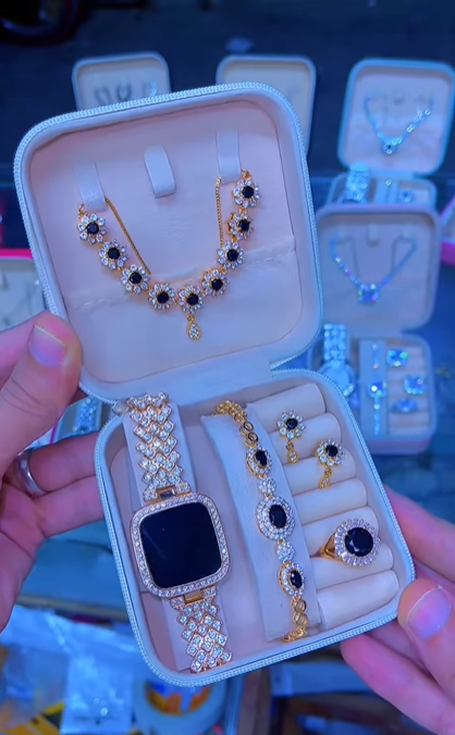 Elegant 5-Piece Jewelry Set for Women | طقم نسائي أنيق متكامل مع ساعة فاخرة